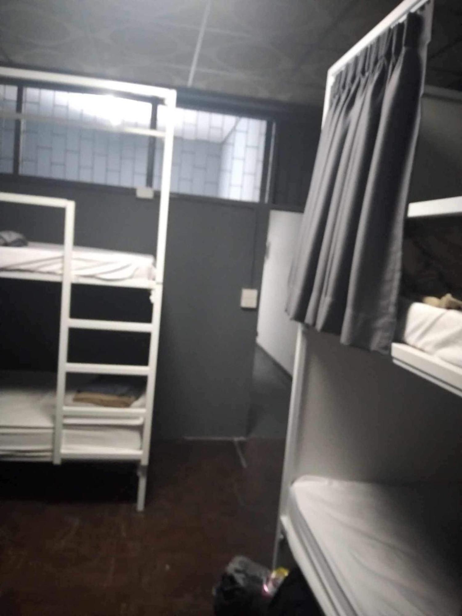 W District Hostel Bangkok Buitenkant foto